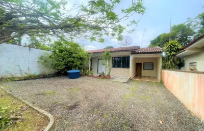 Casa com 3 quartos e amplo terreno para venda no bairro bamerindus, localizado na cidade de itapoá-sc.