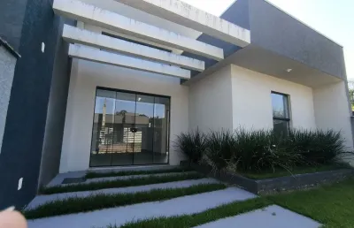 Casa nova para venda no balneário cambijú, localizada no centro cidade de itapoá/sc.