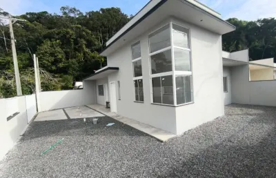 Casa nova para venda no balneário princesa do mar, localizado na cidade de itapoá / sc.