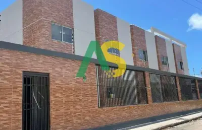 Casa duplex com 03 quartos e 02 suítes, 92m2, pronta para morar em candeias.