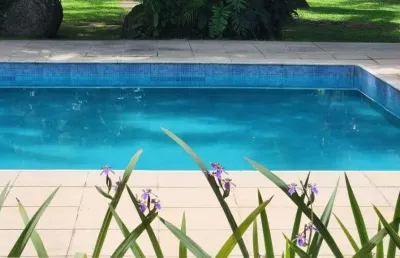 Apartamento à venda em paraty-rj: 2 quartos, 1 sala, 1 banheiro, 1 vaga de garagem, 63m² no bairro caborê!