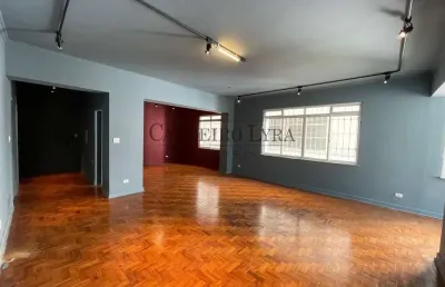Lindo apt reformado em prédio clássico de higienópolis