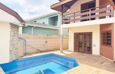 Casa alto padrão para locação em condomínio fechado