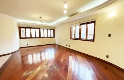 Excelente sobrado de alto padrão a venda ou locação em condomínio fechado!