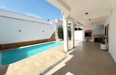 Luxuosa casa em condomínio no jardim das colinas, 4 suites, piscina!!!