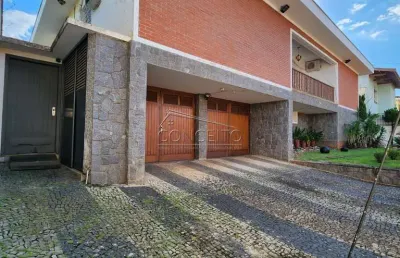 Sobrado à venda no bairro cidade jardim com 460 m² | 4 suítes, 5 vagas de garagem sendo 3 cobertas.