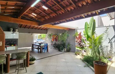 Casa térrea à venda no residencial gaivotas com 150 m² | 3 dormitórios, sendo 1 suíte e 3 vagas de garagem.