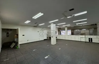 Ponto comercial à venda no centro com 388 m² | amplo salão, 5 salas, 4 banheiros e cozinha.