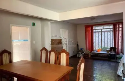 Casa térrea no bairro cidade jardim com 209,79 m² | 4 dormitórios, sendo 2 suítes e 2 vagas de garagem fechadas.