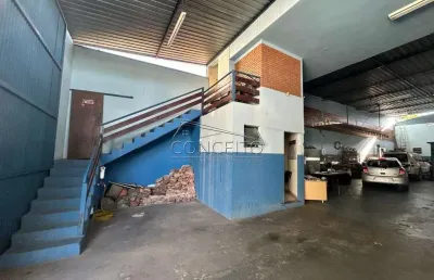 Barracão à venda no bairro vila monteiro com 427 m² de área construída.