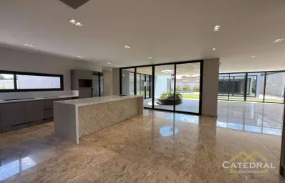 Casa térrea com 3 suítes, piscina e área gourmet à venda no condomínio quinta do pinhal – cabreúva/sp | 479m² construídos