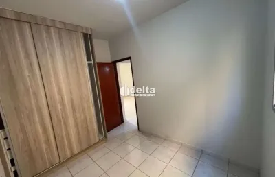 Apartamento disponível para locação e venda no bairro santa mônica em uberlândia-mg.