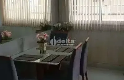 Apartamento disponível para venda no bairro segismundo pereira em uberlândia-mg