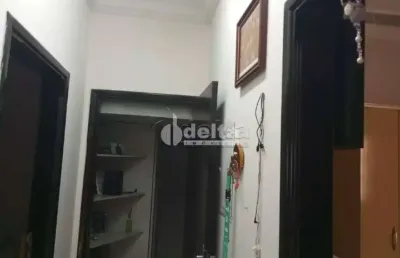 Casa disponível para venda no bairro santa rosa em uberlândia-mg