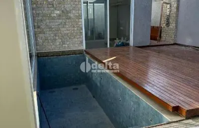 Casa no condomínio golden village para venda em uberlândia-mg
