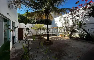 Casa residencial disponível para venda no bairro santa mônica em uberlândia-mg