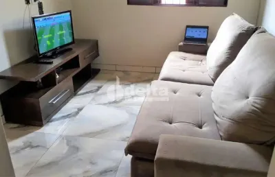 Casa residencial disponível para venda no bairro custódio pereira em uberlândia-mg