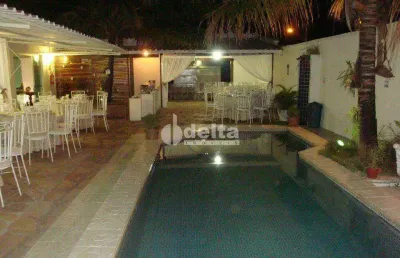 Casa residencial disponível para venda no bairro umuarama em uberlândia-mg
