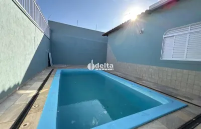 Casa com 3 quartos à venda no Santa Mônica, Uberlândia 
