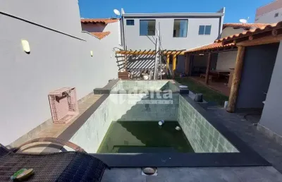 Casa residencial disponível para venda no bairro nova uberlândia em uberlândia-mg