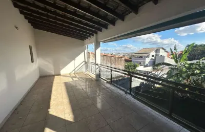 Casa comercial disponível para venda no bairro presidente roosevelt em uberlândia-mg