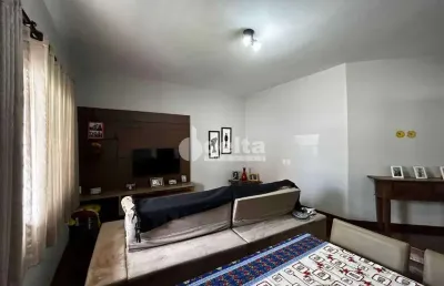 Casa residencial disponível para venda no bairro santa mônica em uberlândia-mg
