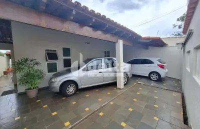 Casa residencial disponível para venda no bairro cidade jardim em uberlândia-mg.