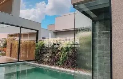 Casa no condomínio alphaville 1 disponível para venda em uberlândia-mg