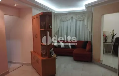 Casa com 4 quartos à venda no Jardim das Palmeiras, Uberlândia 