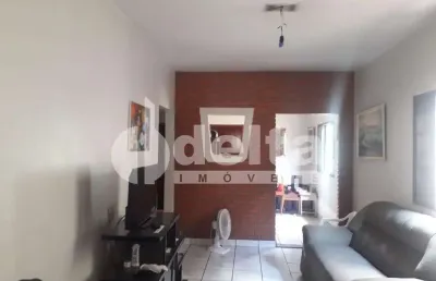 Casa residencial disponível para venda no bairro saraiva em uberlândia-mg.