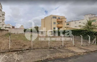 Área com 720m² disponível para venda no bairro santa mônica em uberlândia-mg