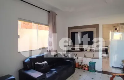 Casa residencial disponível para venda no bairro jardim célia em uberlândia-mg