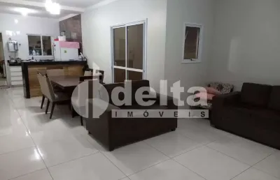 Casa residencial disponível para venda no bairro jardim holanda em uberlândia - mg.