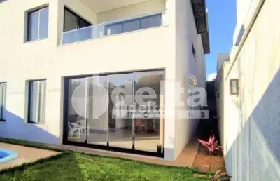 Casa no condomínio park sul disponível para venda em uberlândia-mg