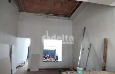 Casa com 3 quartos à venda no Jardim Europa, Uberlândia 