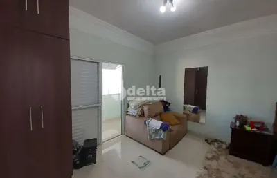 Casa residencial disponível para venda no bairro segismundo pereira em uberlândia-mg