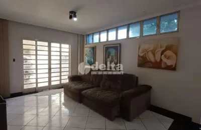 Casa residencial disponível para venda no bairro centro em uberlândia-mg