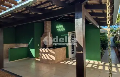 Casa no condomínio royal park disponível para venda em uberlândia-mg