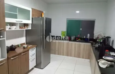 Casa residencial disponível para venda no bairro jardim brasília em uberlândia-mg