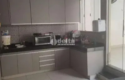 Casa residencial disponível para venda no bairro nova uberlândia em uberlândia-mg