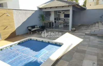 Casa no condomínio gavea hill 2 disponível para venda em uberlândia-mg