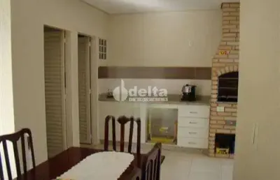 Casa residencial disponível para venda no bairro santa rosa em uberlândia-mg