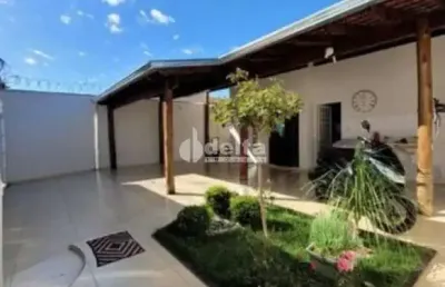 Casa residencial disponível para venda no bairro nova uberlândia em uberlândia-mg