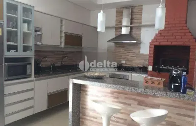 Casa residencial disponível para venda no bairro santa mônica em uberlândia-mg
