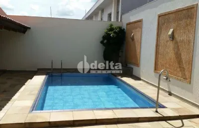 Casa residencial disponível para venda no bairro santa mônica em uberlândia-mg