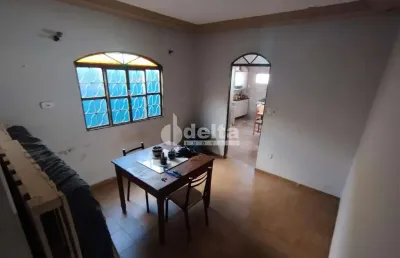 Casa residencial disponível para venda no bairro marta helena  em uberlândia-mg