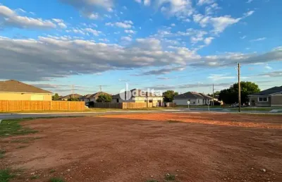 Terreno disponível para venda 360,00 m² no bairro santa mônica em uberlândia-mg
