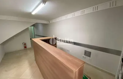 Casa comercial disponível para venda no bairro centro em uberlândia-mg