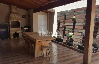 Casa residencial disponível para venda no bairro bosque dos buritis em uberlândia-mg