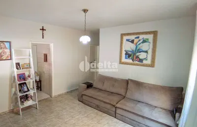 Casa residencial disponível para venda no bairro santa mônica em uberlândia-mg.
